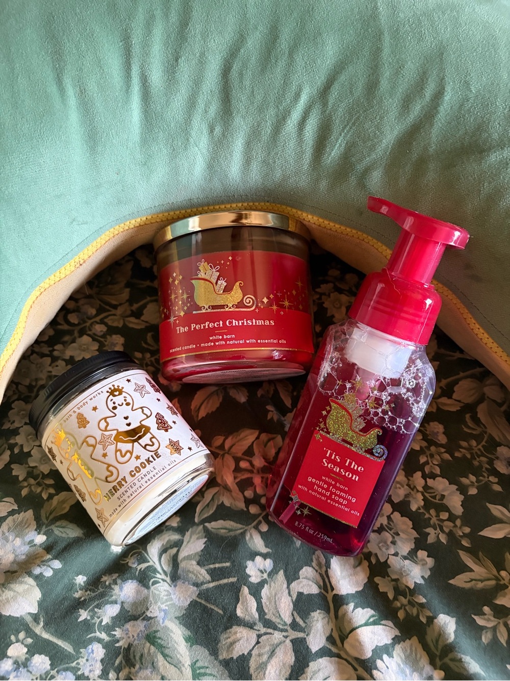 Bath & Body Works Red and Gold Holiday Soap & Candle Trio